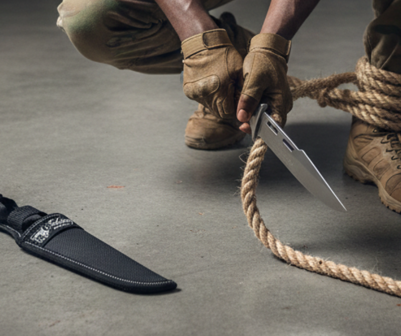 Columbia JinLang Full-Tang Stainless Steel Blade Extreme Defense Tool